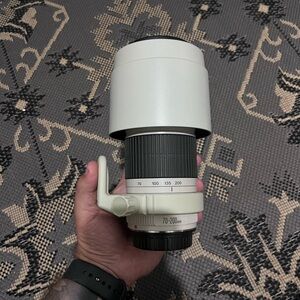 Canon 70-200 F4 L USM with lens hood and tripod mount

Only Local Pickup (07055)
